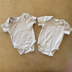 Colored Organics Newborn Onesies Set of 2